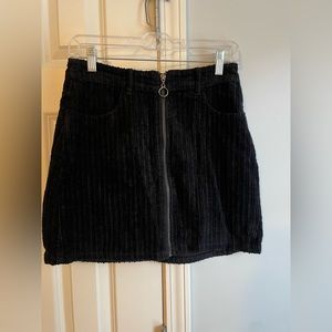90’s black zip up mini skirt